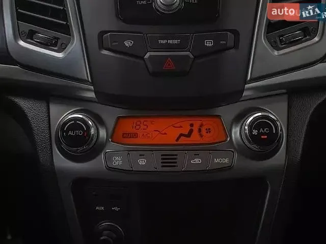 2014 SsangYong Korando - мініатюра 15