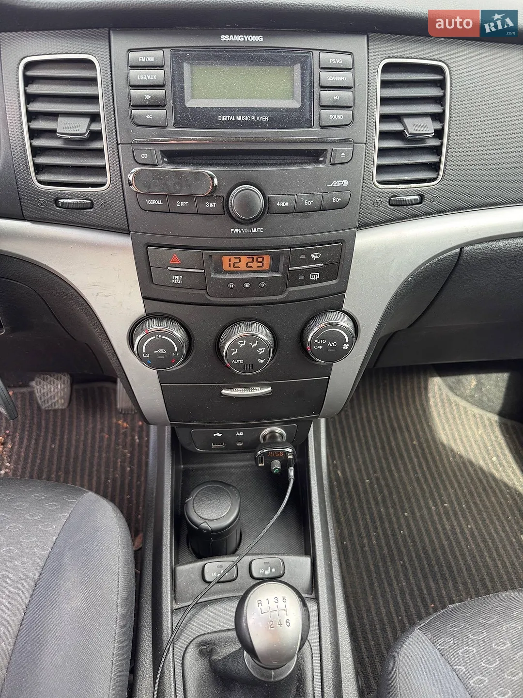 2011 SsangYong Korando - мініатюра 12