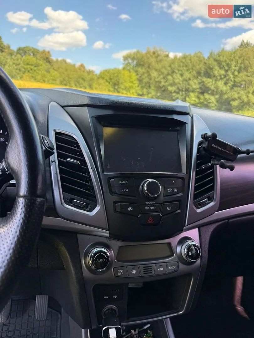 2014 SsangYong Korando - мініатюра 14