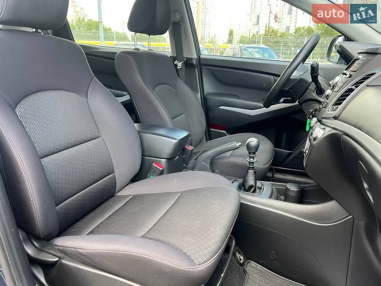 2014 SsangYong Korando - мініатюра 12