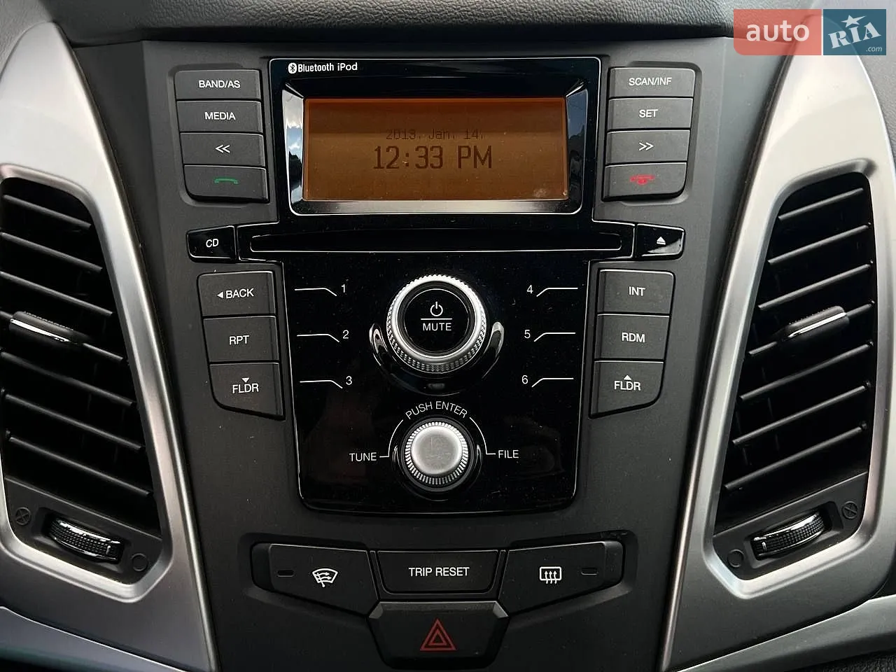 2014 SsangYong Korando - мініатюра 23