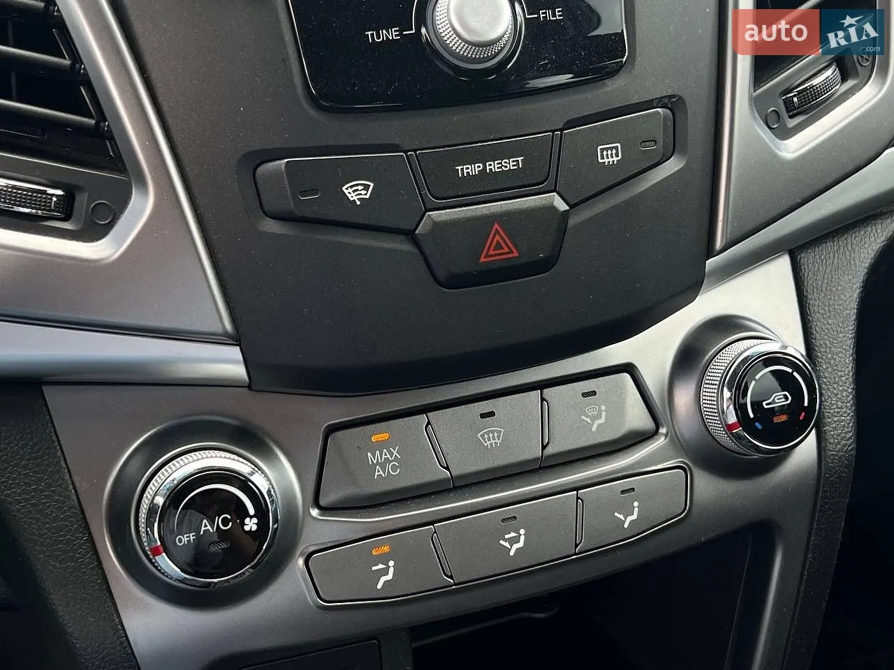 2014 SsangYong Korando - мініатюра 24