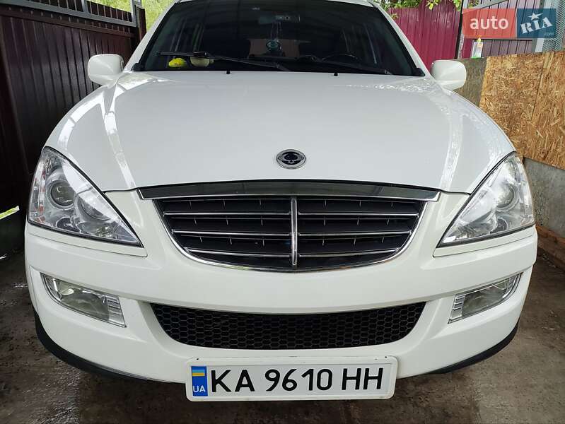 Позашляховик / Кросовер SsangYong Kyron 2009 в 