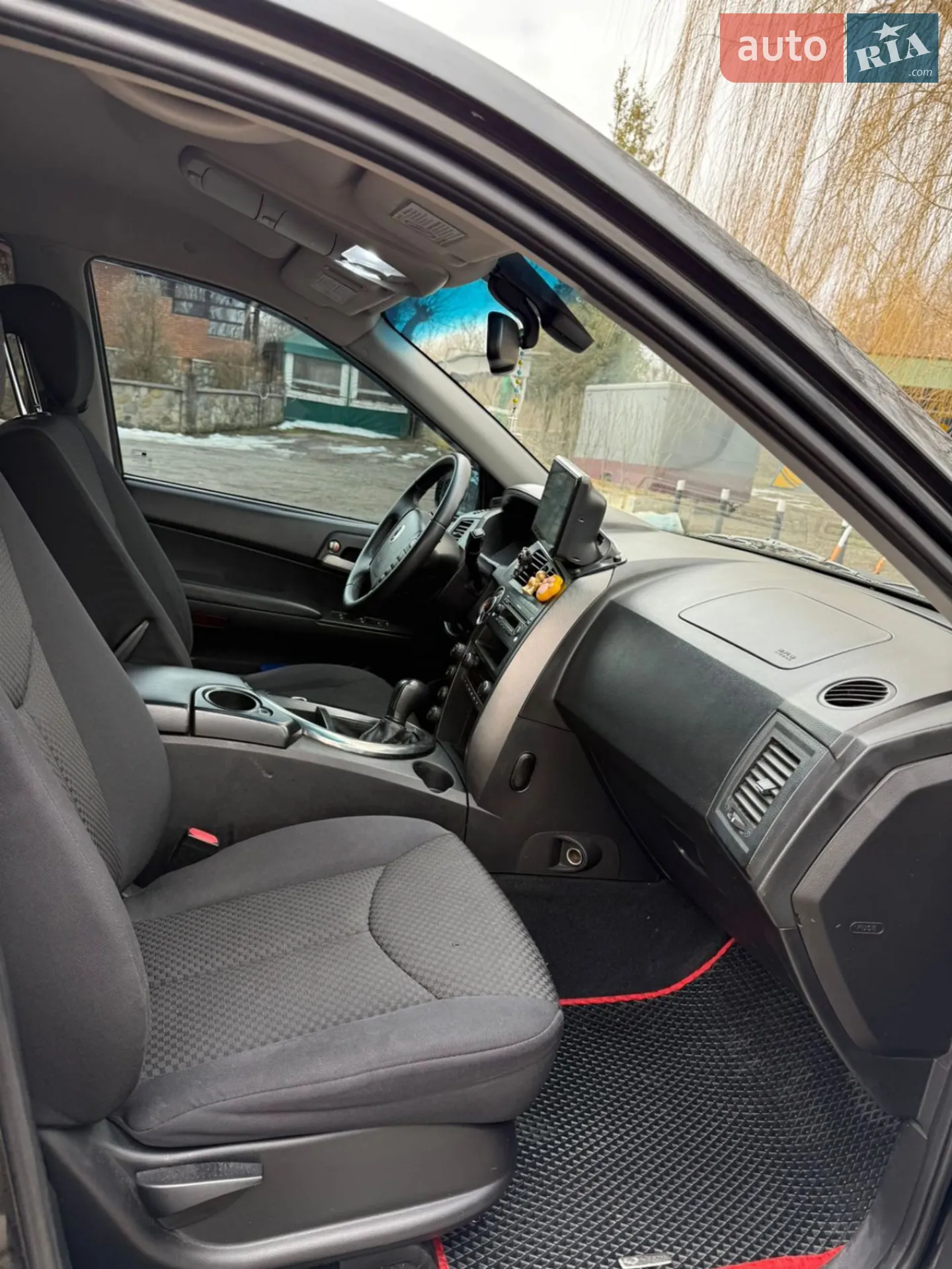 2010 SsangYong Kyron - мініатюра 13