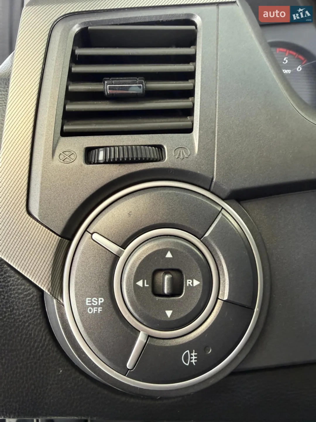 2012 SsangYong Kyron - мініатюра 15