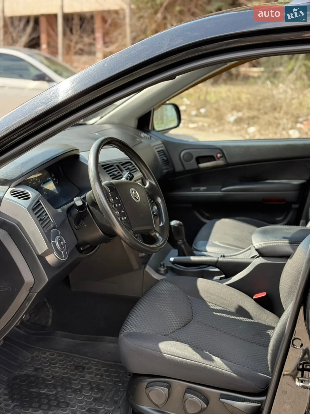 2014 SsangYong Kyron - мініатюра 12