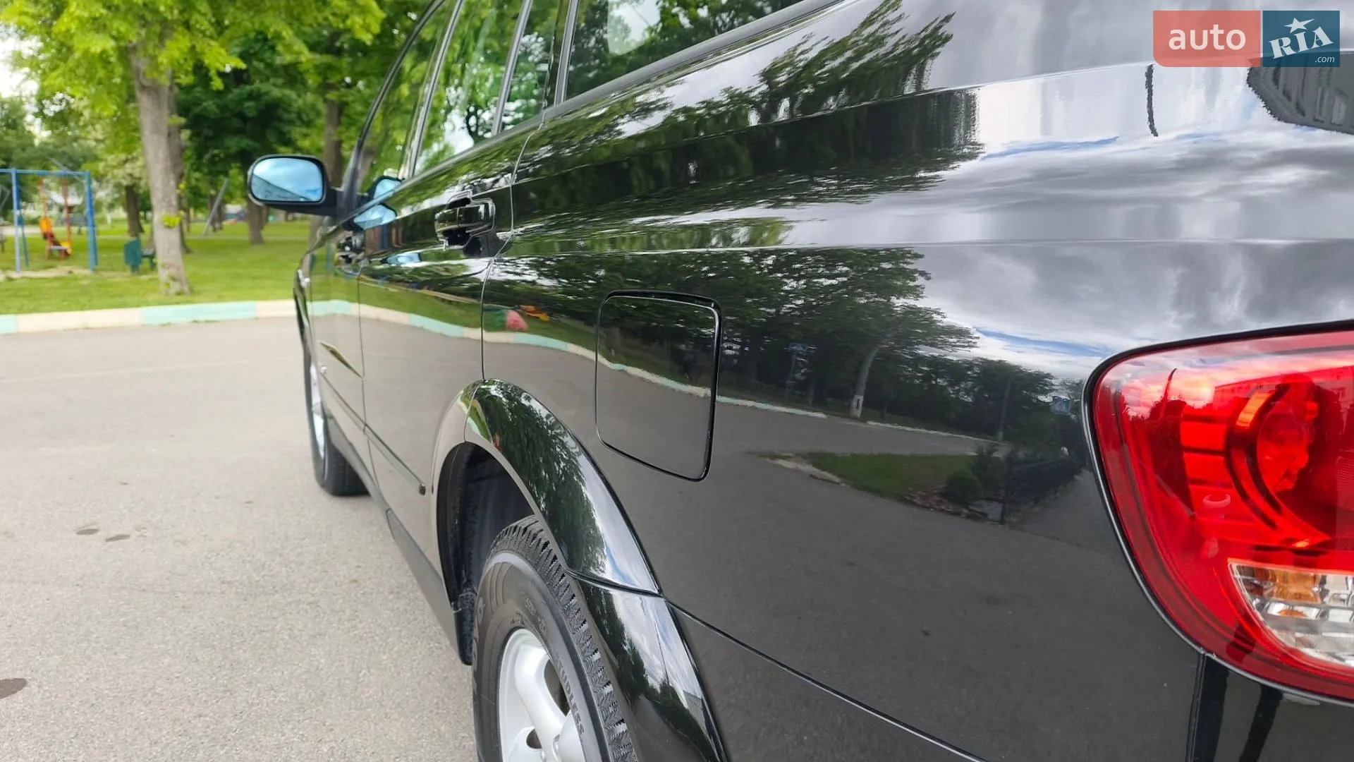 2010 SsangYong Kyron - мініатюра 16