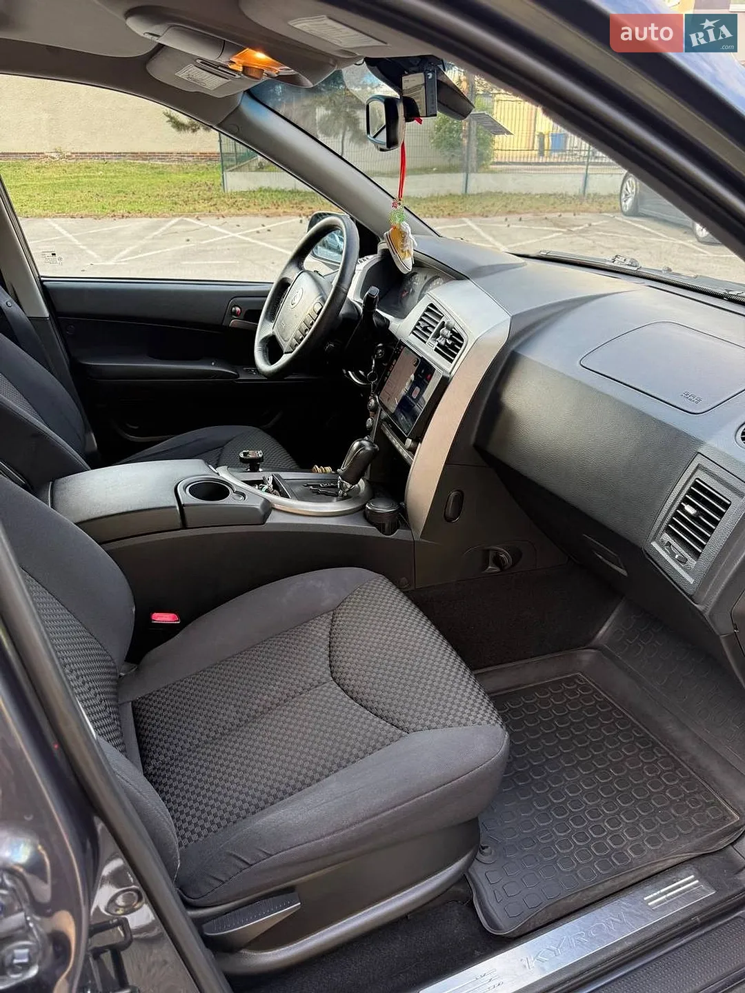 2012 SsangYong Kyron - мініатюра 16