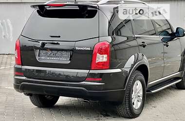 Позашляховик / Кросовер SsangYong Rexton 2014 в 
