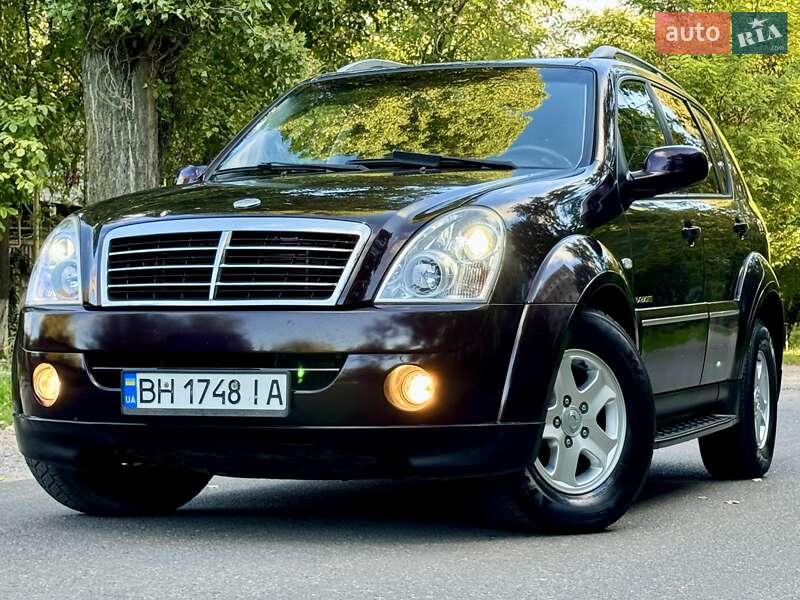 Внедорожник / Кроссовер SsangYong Rexton 2012 в 