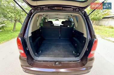Внедорожник / Кроссовер SsangYong Rexton 2012 в 