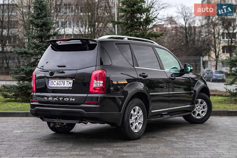 Внедорожник / Кроссовер SsangYong Rexton 2015 в Львове