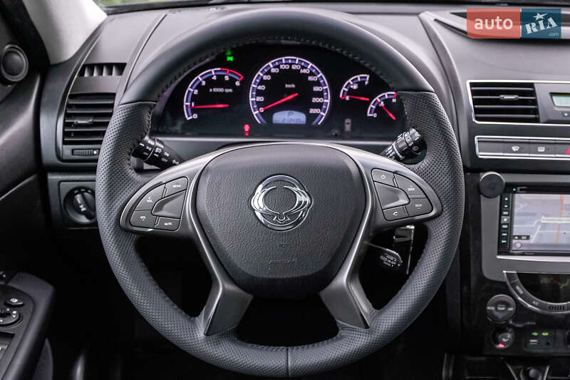 Внедорожник / Кроссовер SsangYong Rexton 2015 в Львове