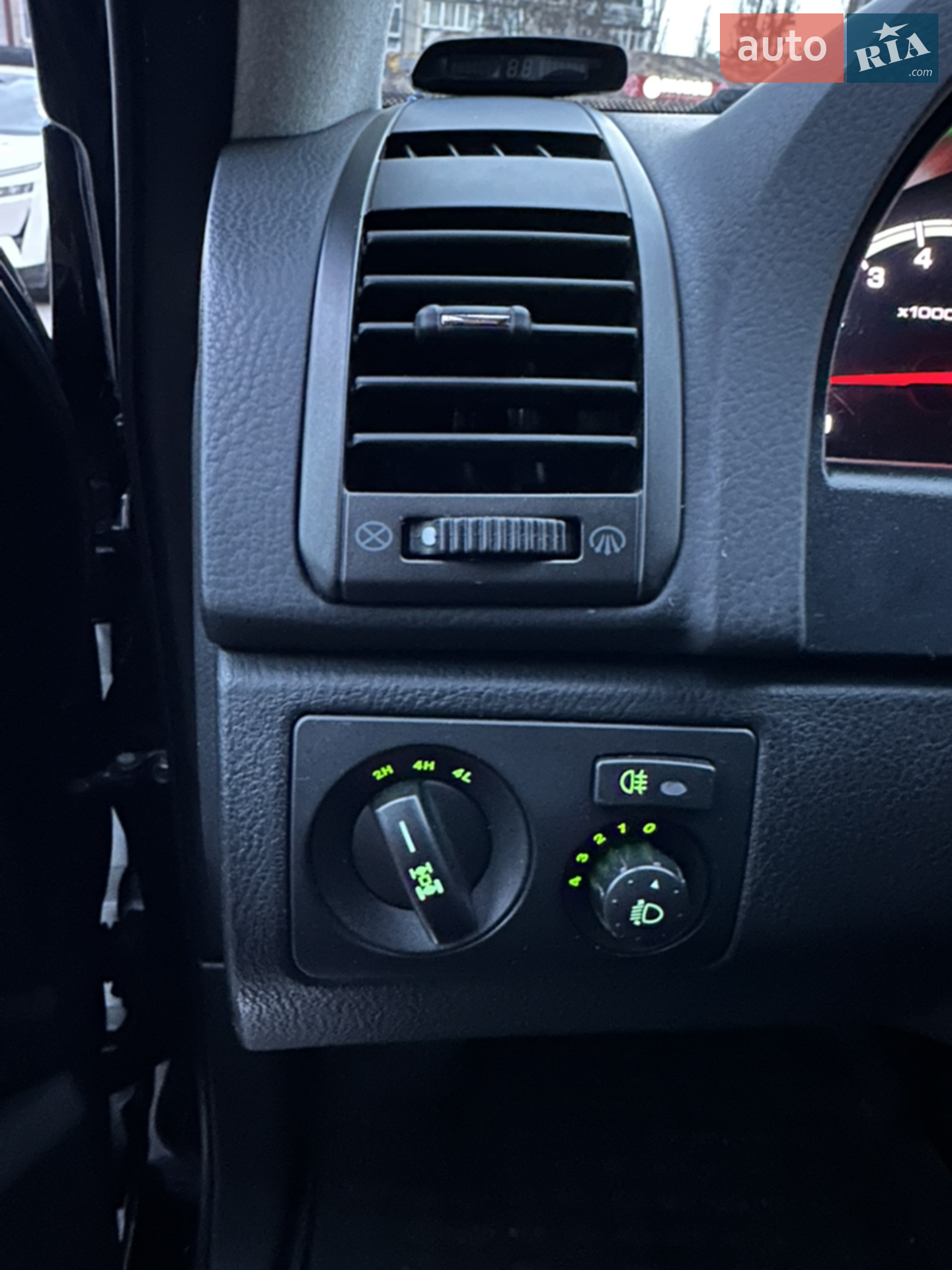 2014 SsangYong Rexton - мініатюра 10