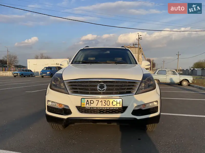 Внедорожник / Кроссовер SsangYong Rexton 2012 в 