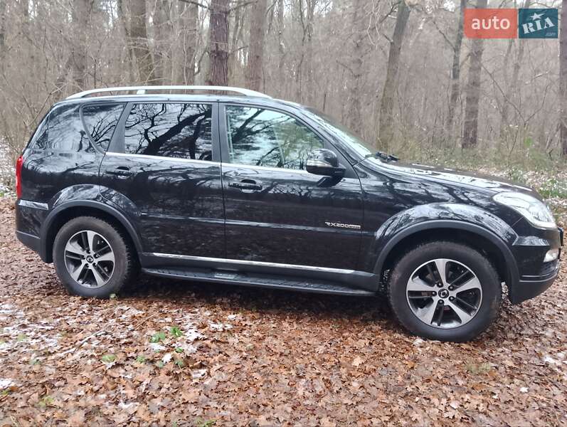 Позашляховик / Кросовер SsangYong Rexton 2015 в Новояворівську