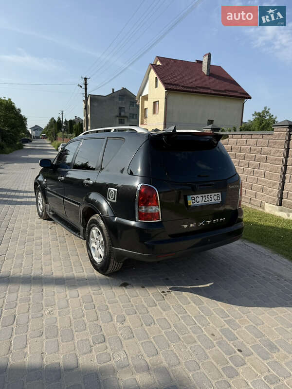 Внедорожник / Кроссовер SsangYong Rexton 2009 в Львове