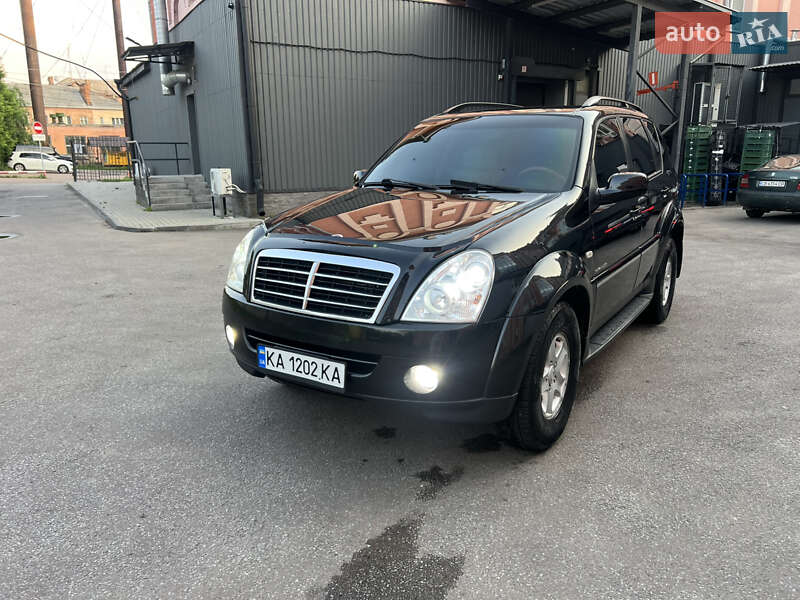 Позашляховик / Кросовер SsangYong Rexton 2008 в 