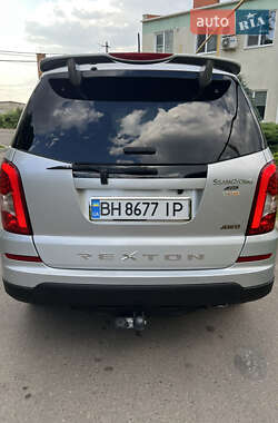 Позашляховик / Кросовер SsangYong Rexton 2013 в 
