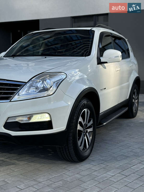 Внедорожник / Кроссовер SsangYong Rexton 2013 в Киеве
