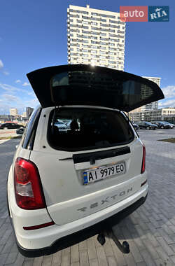 Внедорожник / Кроссовер SsangYong Rexton 2013 в 