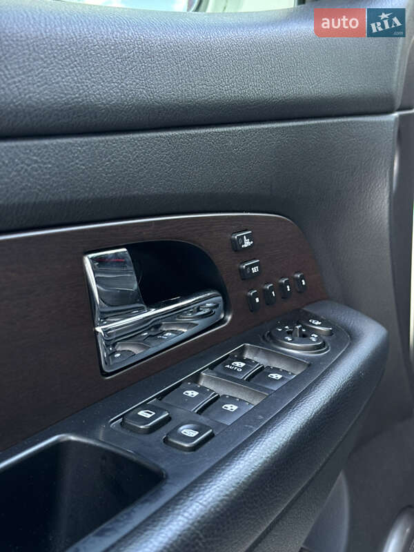 Внедорожник / Кроссовер SsangYong Rexton 2013 в Киеве