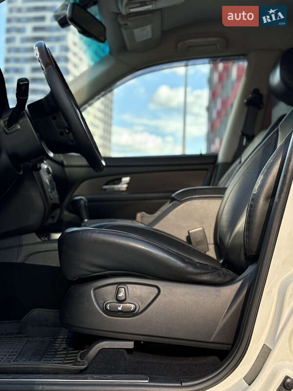 Внедорожник / Кроссовер SsangYong Rexton 2013 в Киеве