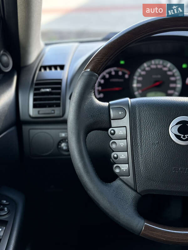 Внедорожник / Кроссовер SsangYong Rexton 2013 в Киеве