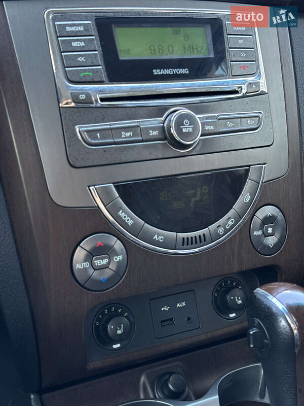 Внедорожник / Кроссовер SsangYong Rexton 2013 в Киеве