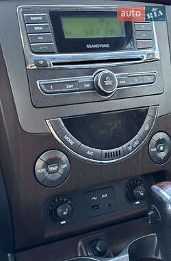 Внедорожник / Кроссовер SsangYong Rexton 2013 в 