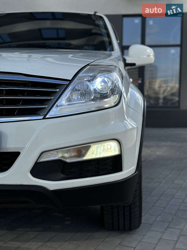 Внедорожник / Кроссовер SsangYong Rexton 2013 в Киеве