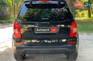 Позашляховик / Кросовер SsangYong Rexton 2013 в 