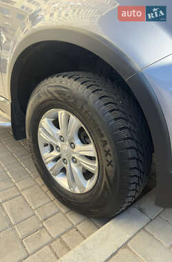 Внедорожник / Кроссовер SsangYong Rexton 2012 в 