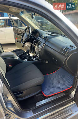 Внедорожник / Кроссовер SsangYong Rexton 2012 в 