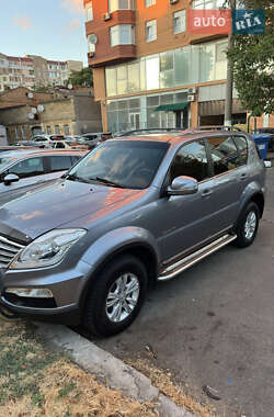 Внедорожник / Кроссовер SsangYong Rexton 2012 в 