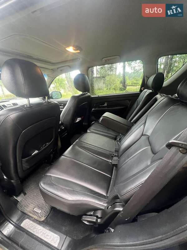 Позашляховик / Кросовер SsangYong Rexton 2015 в Новояворівську
