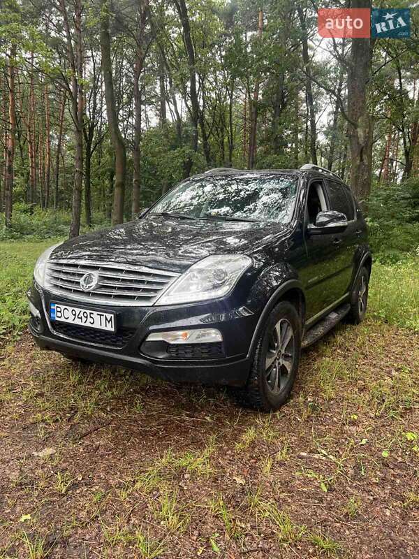 Позашляховик / Кросовер SsangYong Rexton 2015 в Новояворівську