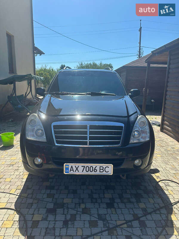 Внедорожник / Кроссовер SsangYong Rexton 2011 в 