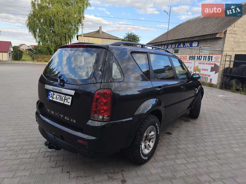 Внедорожник / Кроссовер SsangYong Rexton 2005 в Локачах
