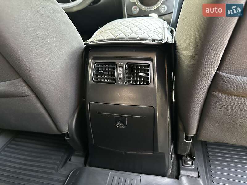 Внедорожник / Кроссовер SsangYong Rexton 2010 в Киеве