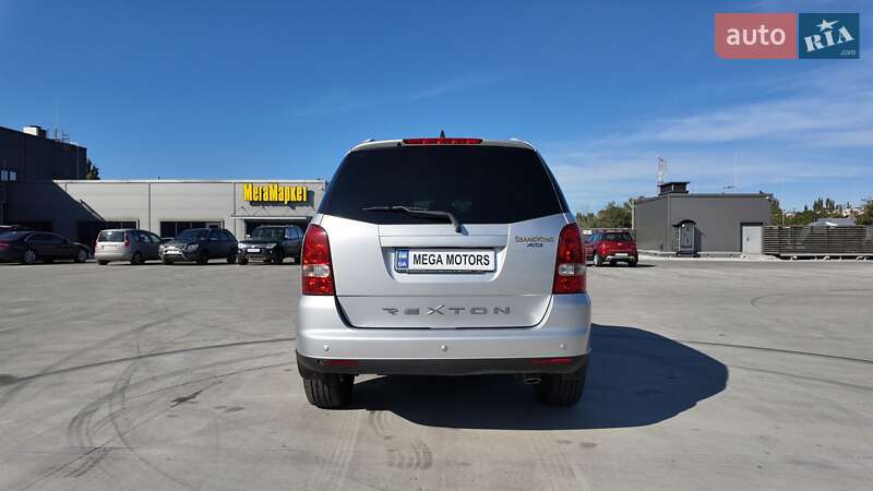 Внедорожник / Кроссовер SsangYong Rexton 2011 в Киеве