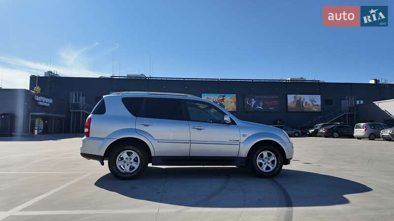 Внедорожник / Кроссовер SsangYong Rexton 2011 в Киеве