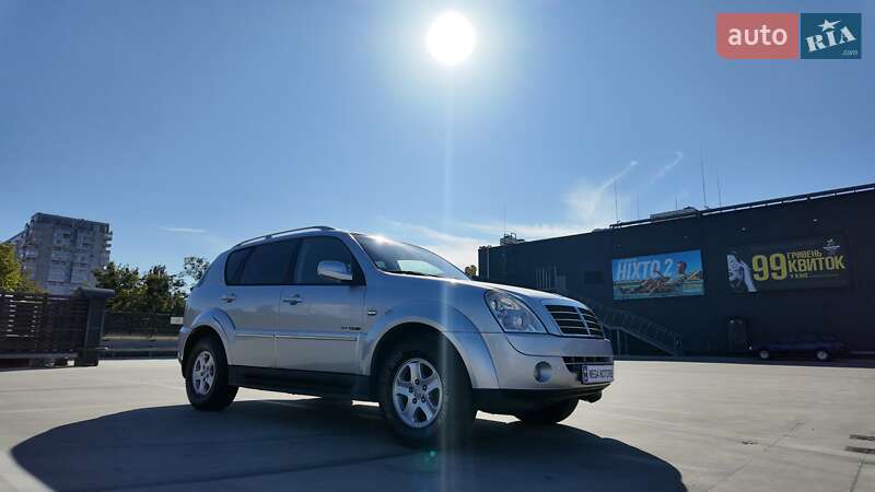 Внедорожник / Кроссовер SsangYong Rexton 2011 в Киеве