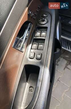 Внедорожник / Кроссовер SsangYong Rexton 2013 в 