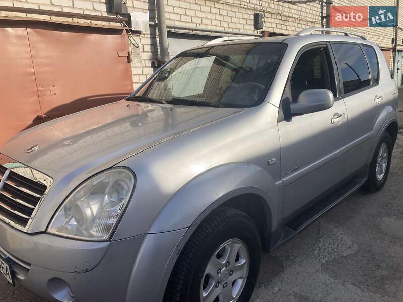 Внедорожник / Кроссовер SsangYong Rexton 2009 в Днепре