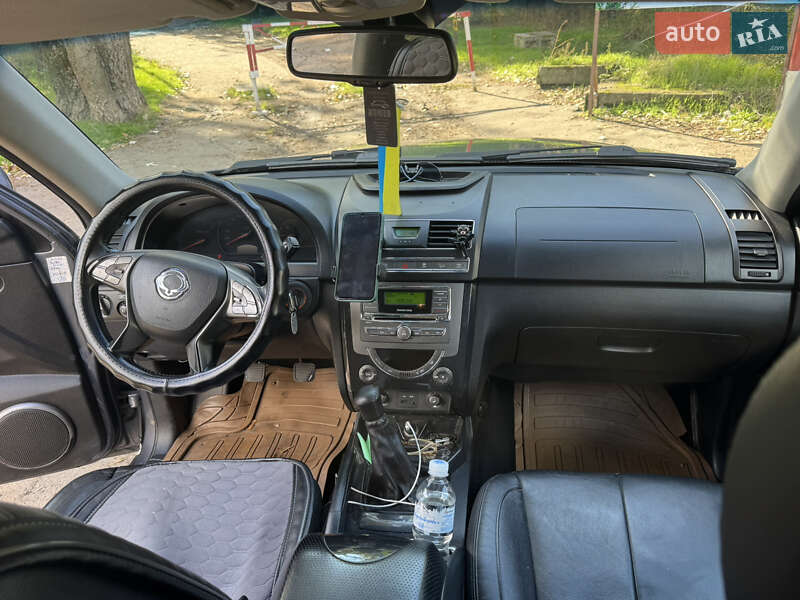 Внедорожник / Кроссовер SsangYong Rexton 2016 в Одессе фото 9 Внедорожник / Кроссовер SsangYong Rexton 2016 в Одессе