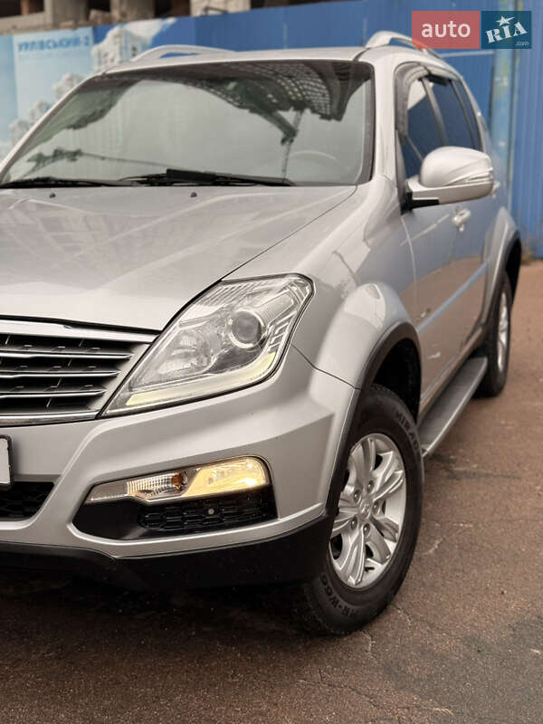 Внедорожник / Кроссовер SsangYong Rexton 2013 в Киеве