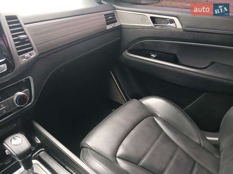 Внедорожник / Кроссовер SsangYong Rexton 2019 в Черкассах