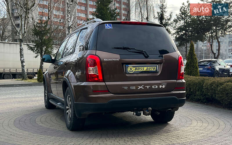 Внедорожник / Кроссовер SsangYong Rexton 2015 в Львове