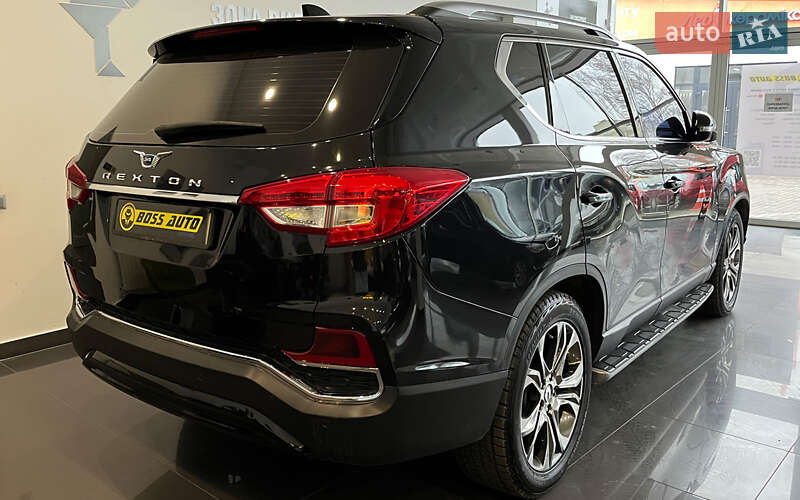Внедорожник / Кроссовер SsangYong Rexton 2017 в Шептицькому
